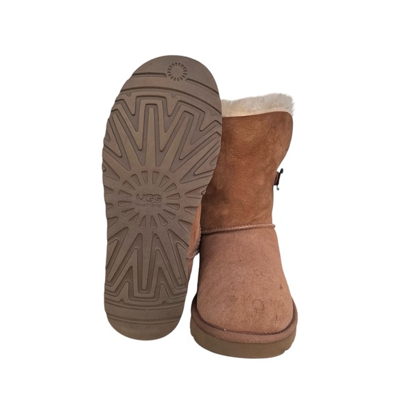UGG Bailey Button II Sheepskin Lined Shearling Chestnut Suede Boots Women’s 8 - Picture 12 of 16